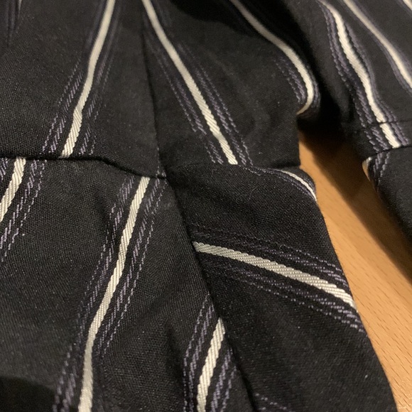 VEUC/like new Ricki’s Button Up Blouse-Black with Grey & Silver Stripes- size 10 - Picture 9 of 16